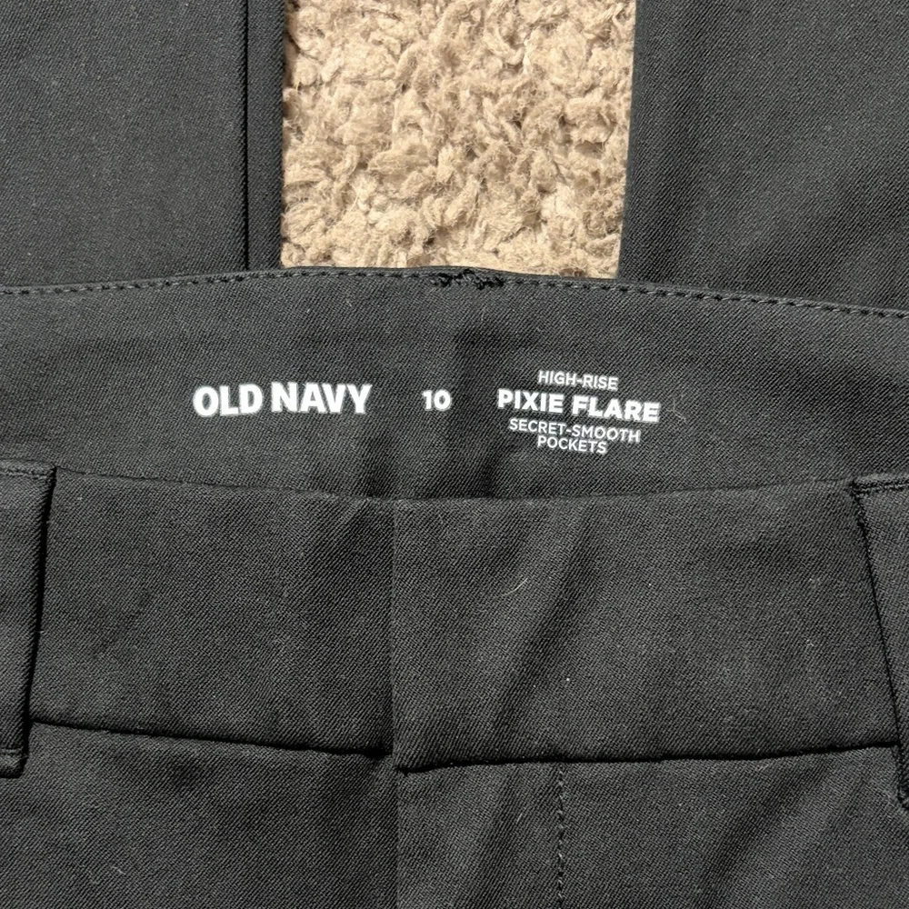 Old Navy Black Pixie Flare Pants - Picture 2 of 4